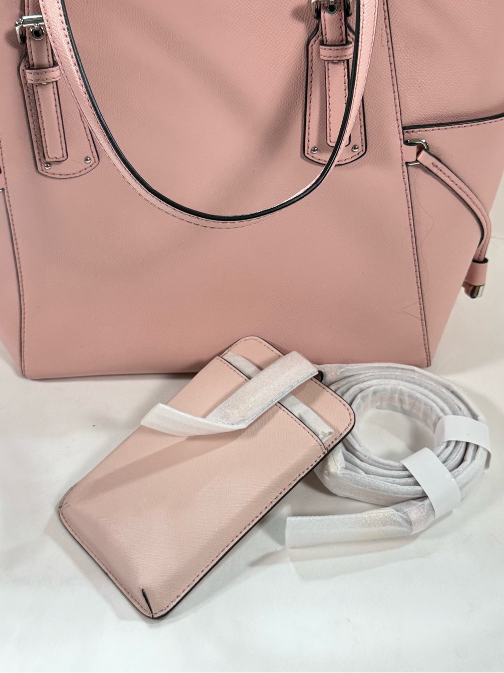 MICHAEL KORS Blush Pink Voyager tote Bag - Picture 14 of 14